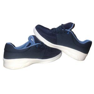 Andrea NWOT Womans 7 Dark Blue Sneaker/Shoe